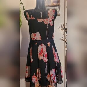 Ann Taylor black/floral dress Size 8